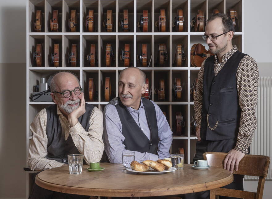 edc_am-tisch.jpg edc_am-tisch.jpg